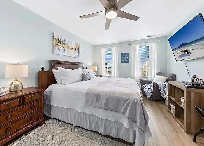 Shore Reflections - Oceanview Escape, Steps To Beach, 2 King Beds & Games! Holiday home Gulf Shores