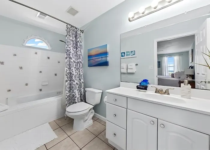 Holiday home Shore Reflections - Oceanview Escape, Steps To Beach, 2 King Beds & Games!