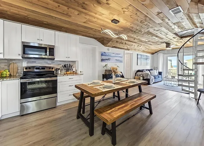 Shore Reflections - Oceanview Escape, Steps To Beach, 2 King Beds & Games! *